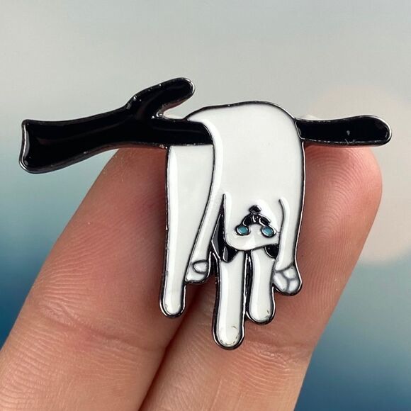 Lord Nermal Cat Hanging Enamel Pin/ Brooch Lapel - Picture 1 of 4